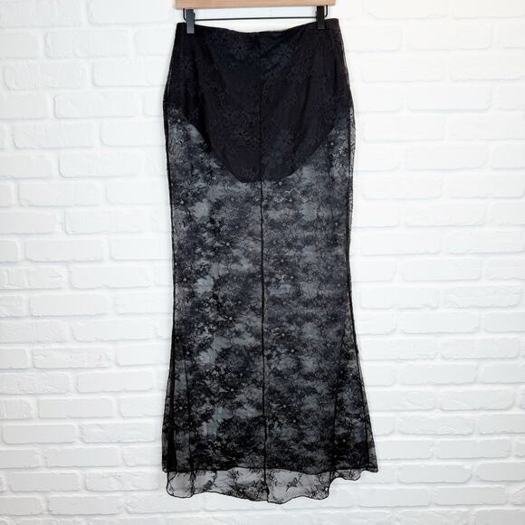 Skims Ultra Fine Lace Maxi Skirt Elegant Lace Size Large - Picture 4 of 10